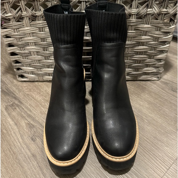 DV by Dolce Vita Tyler Women's Chelsea Boot - Picture 4 of 8